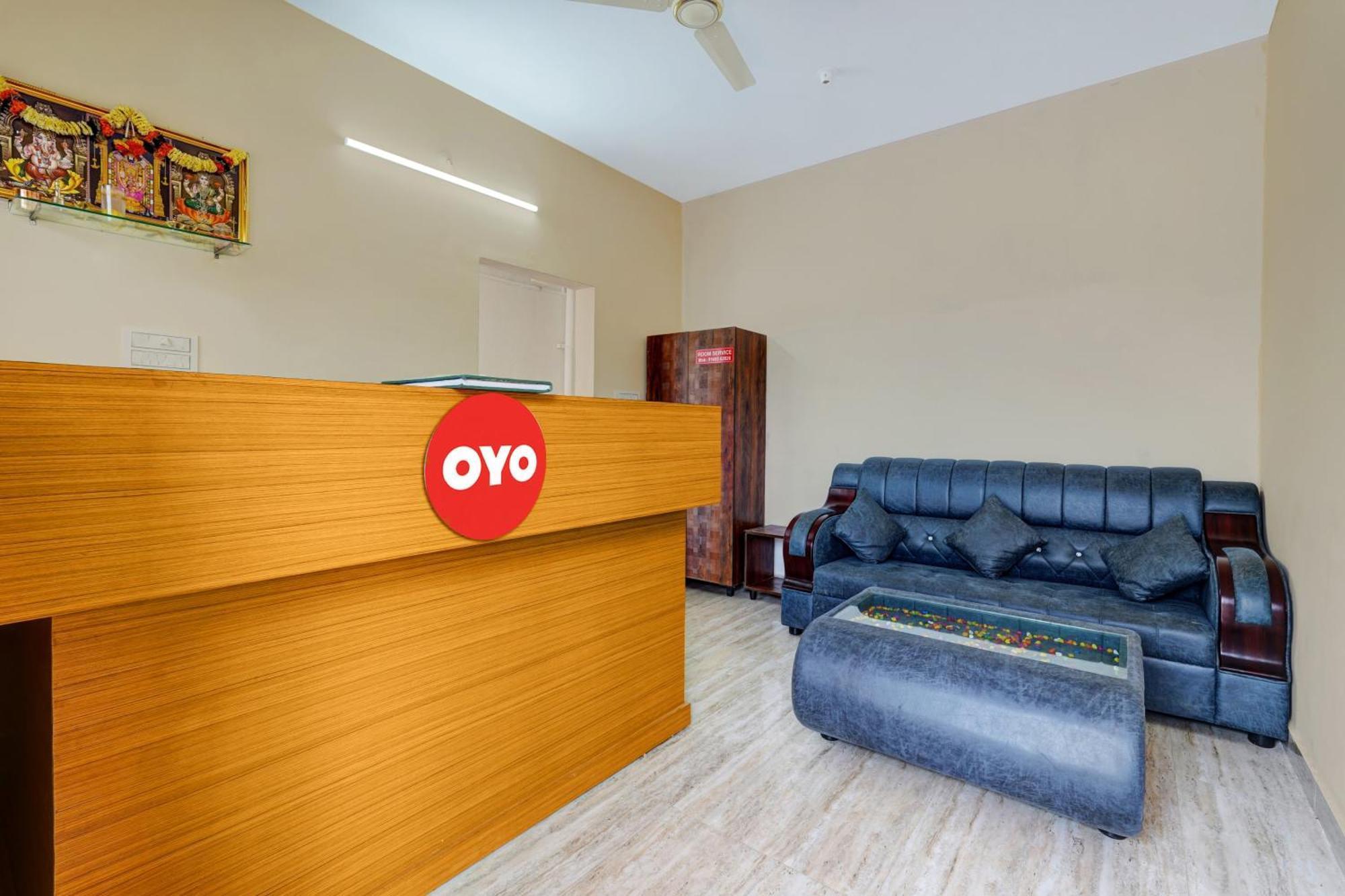 Oyo Flagship Shri Sai Palace Kumbalgod Exterior foto